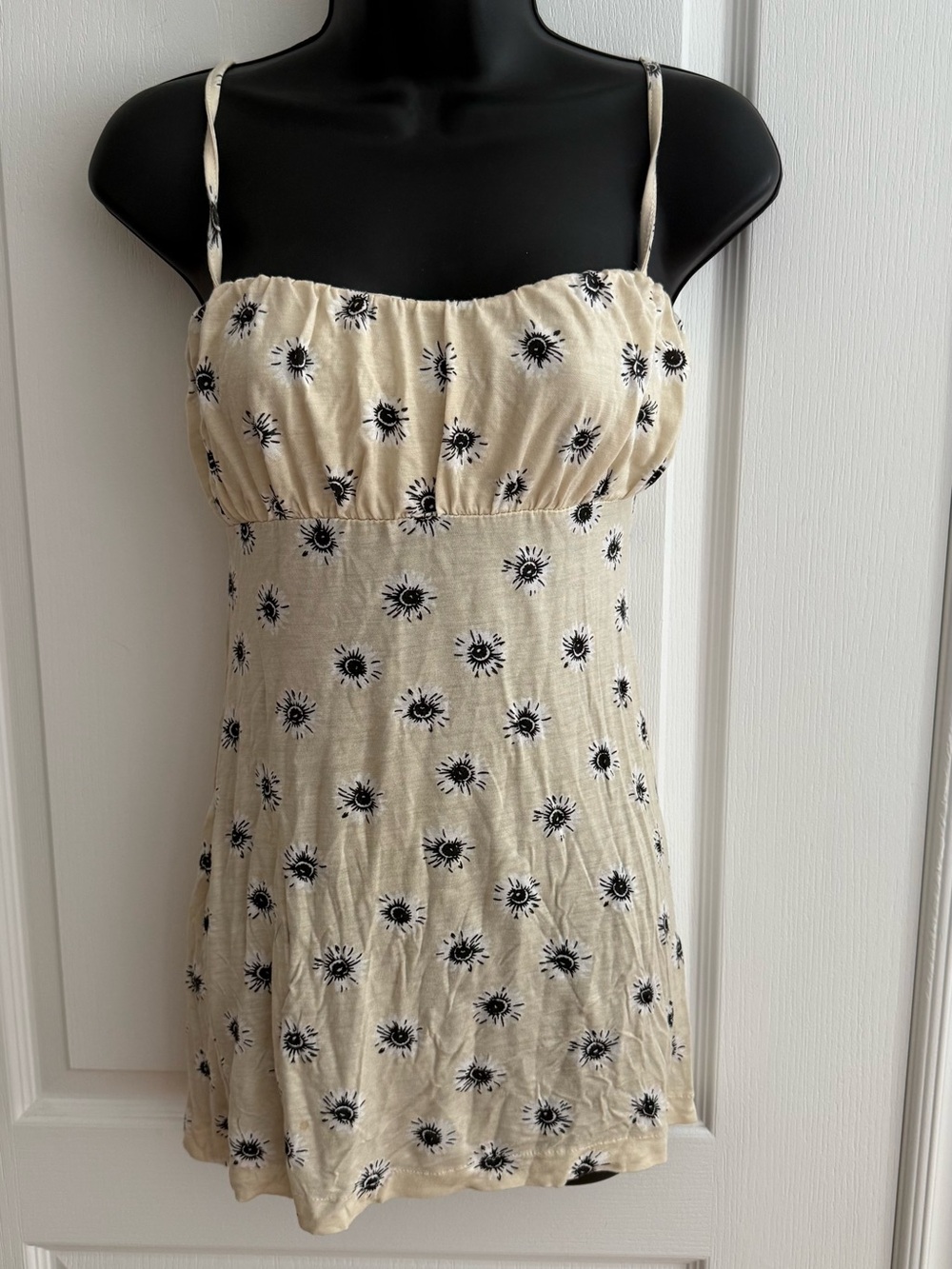 PrettyLittleThing Cream Sunburst Print Tunic Tank Top
